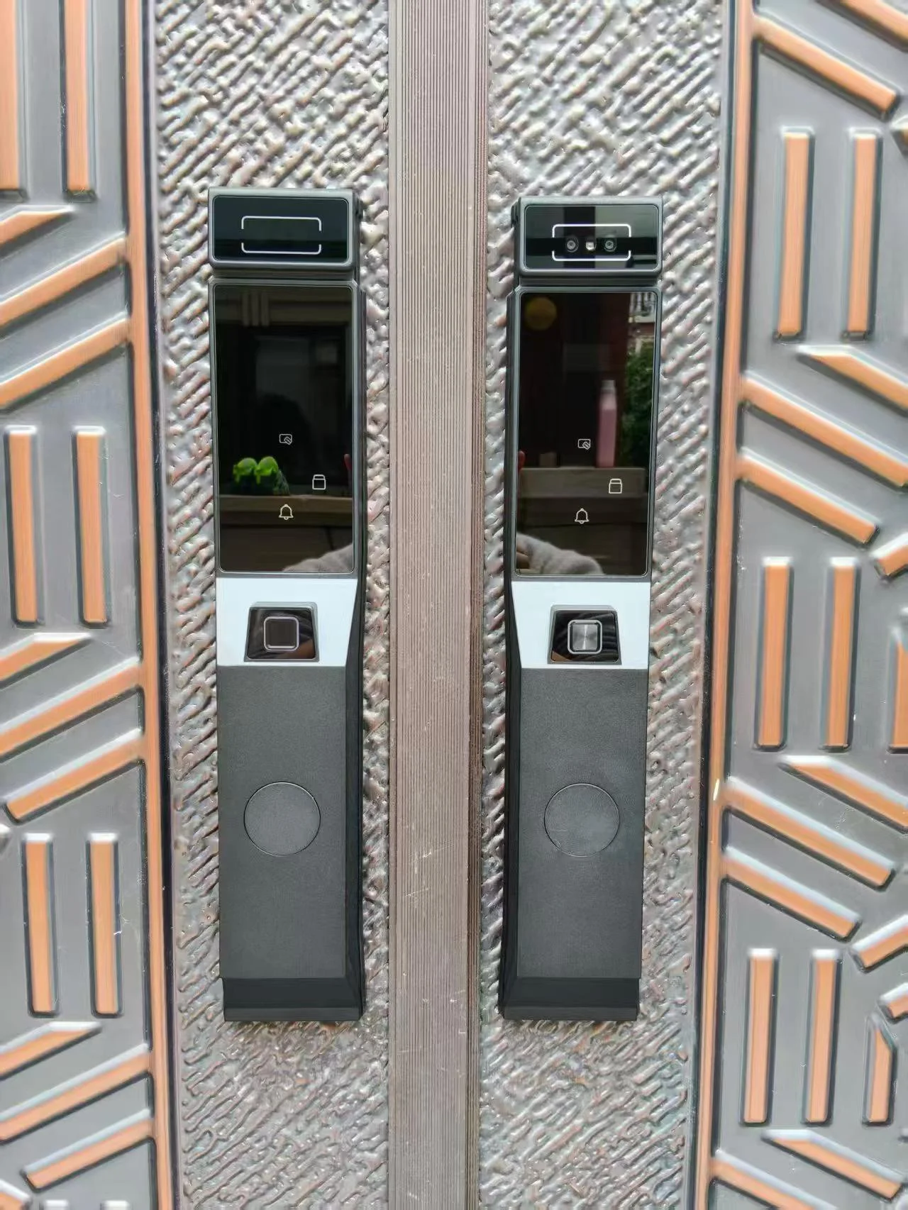 Görüntülü kapı kilidi 