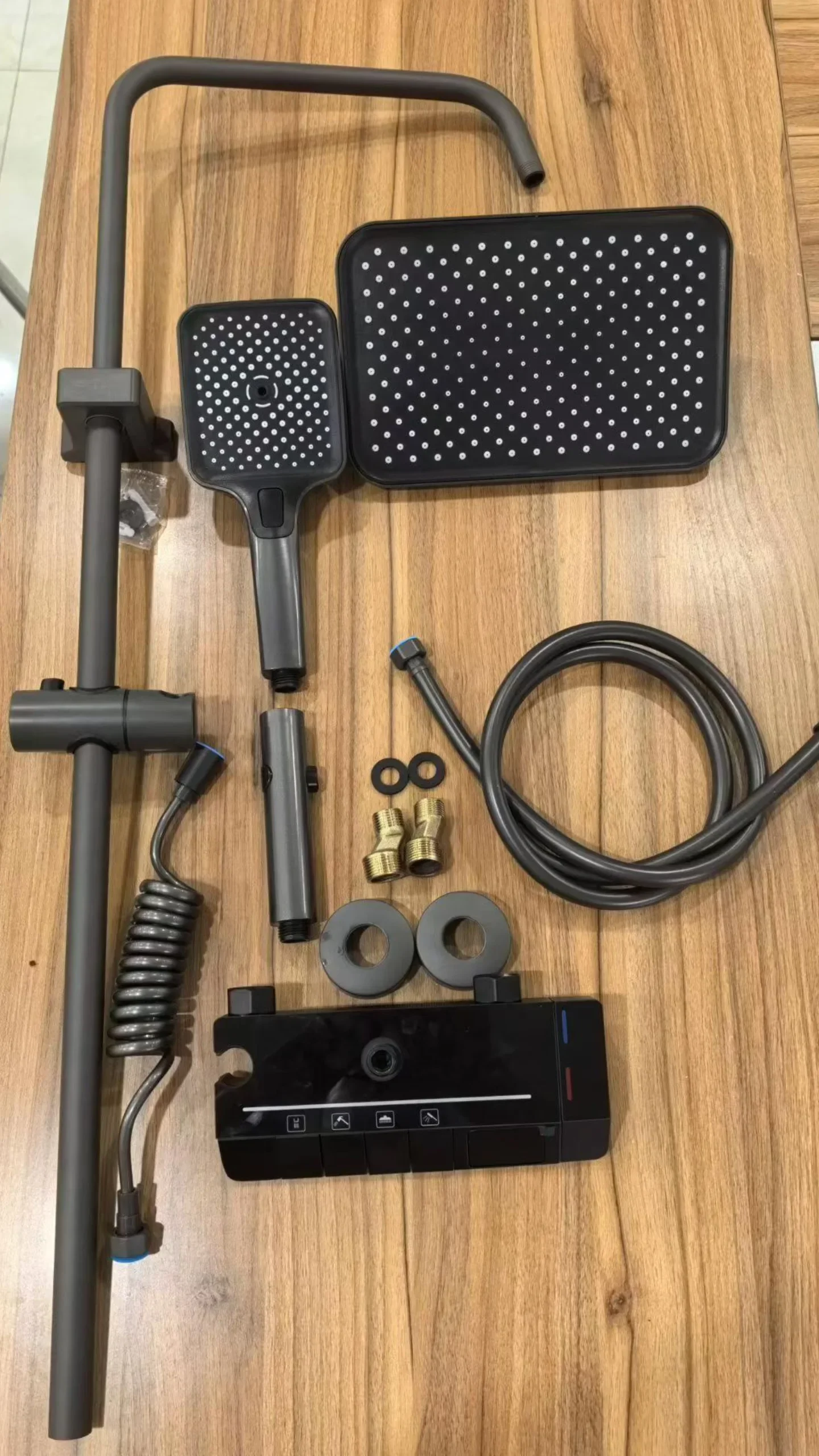 Elektronik dijital robot duş seti 