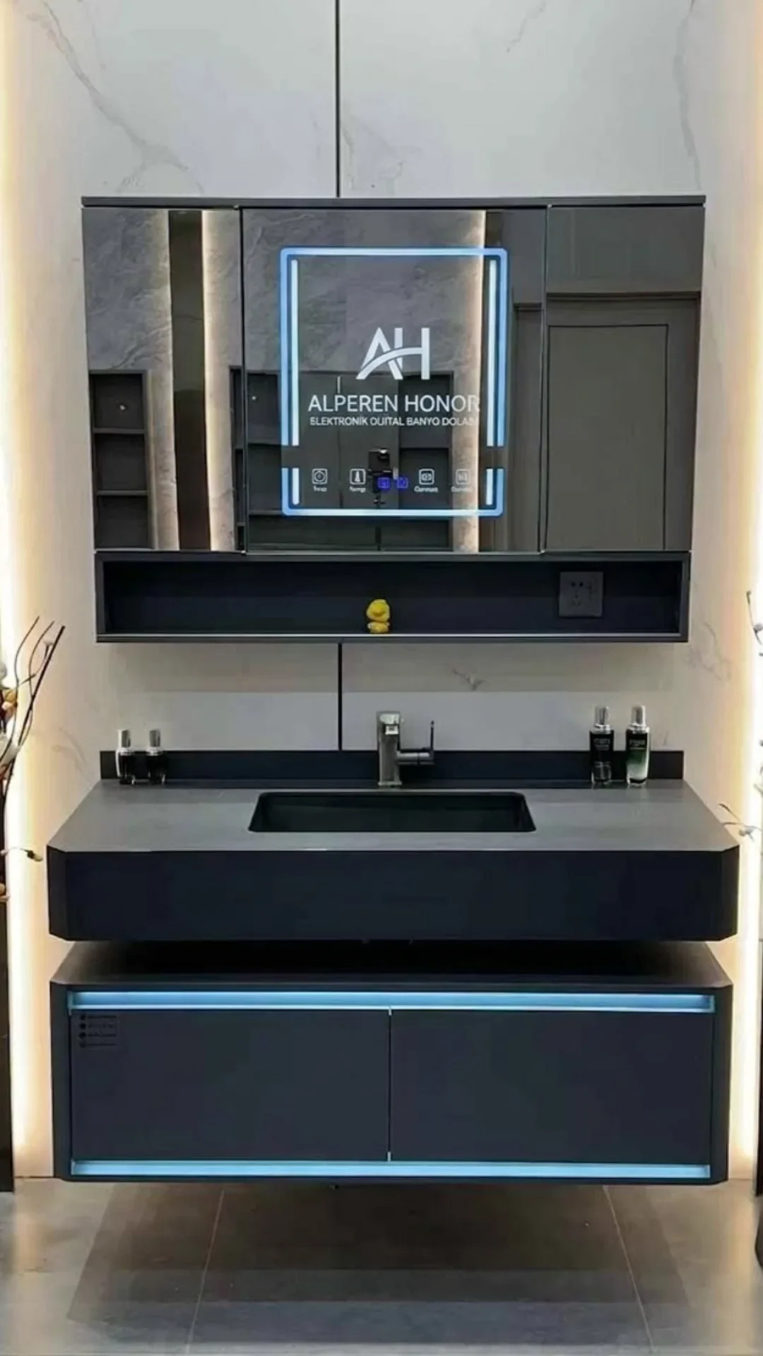 banyo dolabı